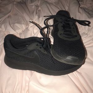 Black Nike Shoes